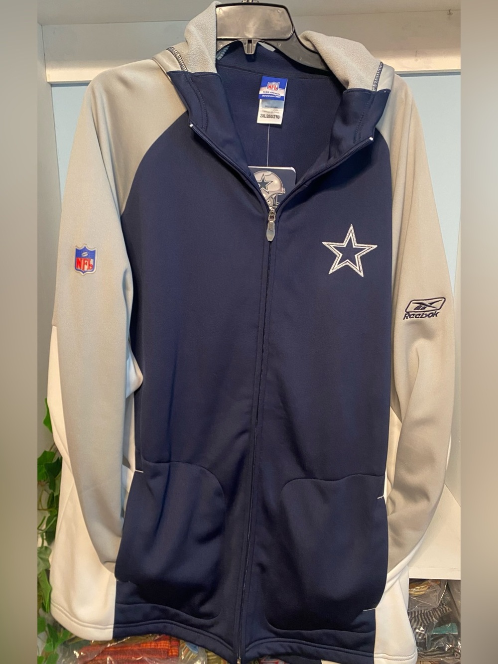 NFL Team Apparel Dallas Cowboys full-zip track/fleece jacket XXL